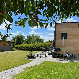 Tinyhouse -reset Im Vilstal -zurueck Zum Ursprung , Aldersbach Deutschland